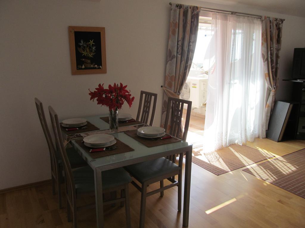 Apartment Danese Promajna Pokoj fotografie