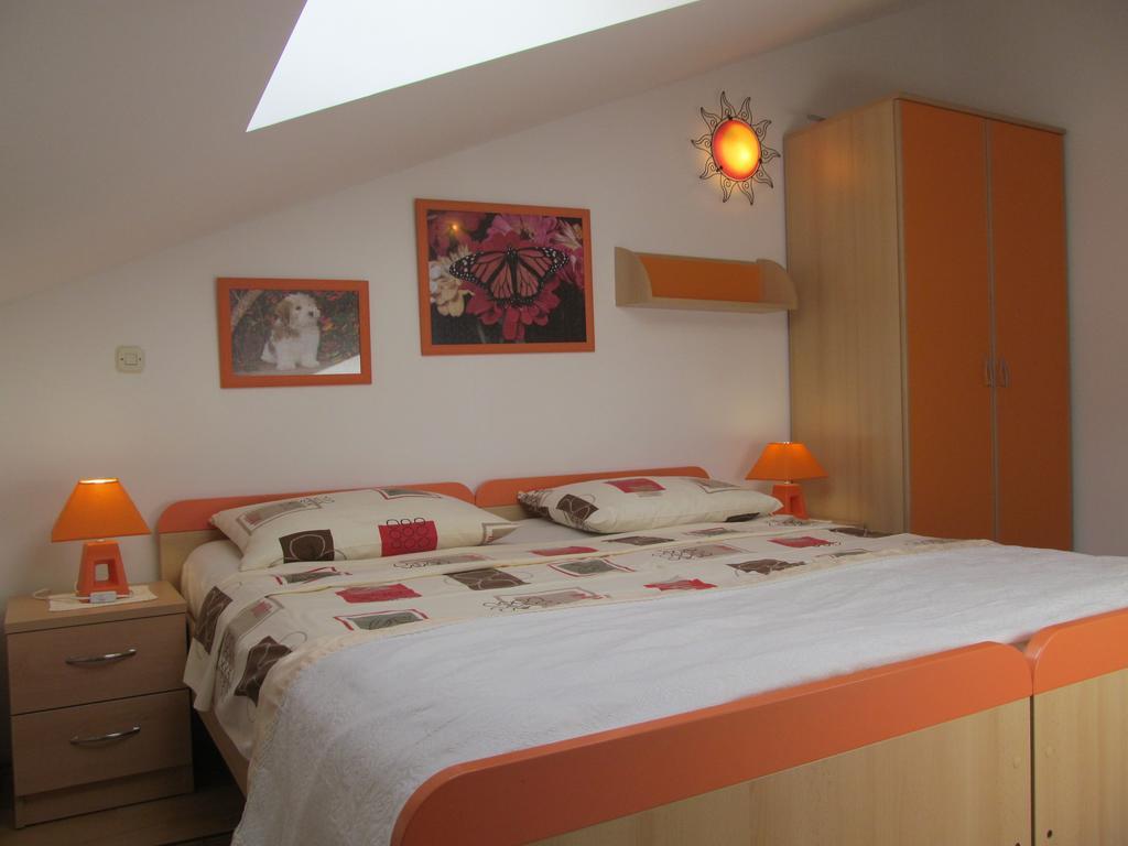 Apartment Danese Promajna Pokoj fotografie