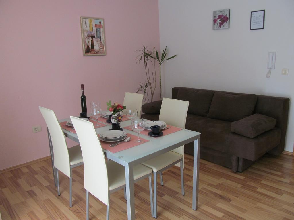 Apartment Danese Promajna Pokoj fotografie
